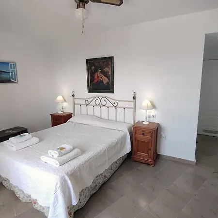 Apartman El Faro 3 *