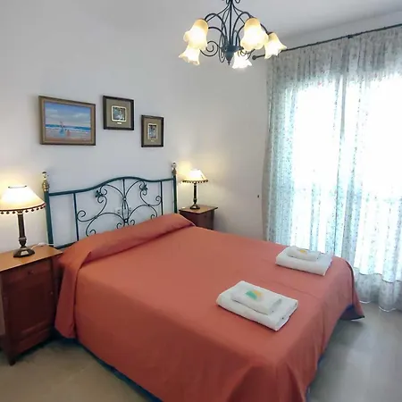 Apartman El Faro 3 *